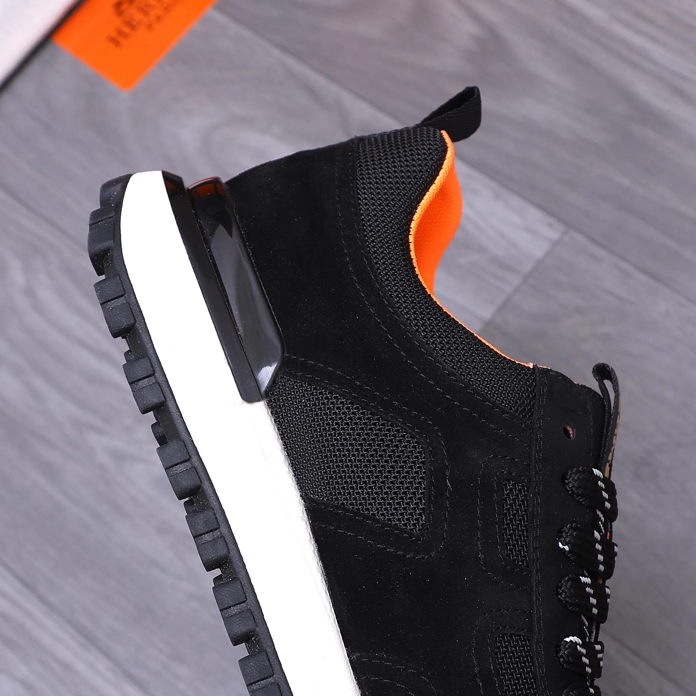 Men's shoes 💰420 Product trademark: HERMES "Hermes" casual shoes Regular size: 38-44 Product materials: Selected frosted cowhide stitching mesh upper Breathable mesh lining Cowhide insole Rubber outsole